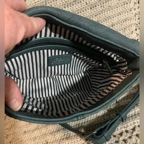 Urban Expressions crossbody Leather adjustable strap purse/handbag - Picture 5 of 9